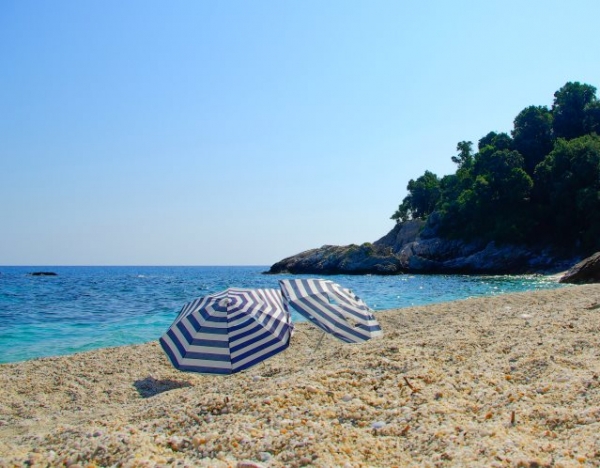 Papa Nero Beach in Magnesia